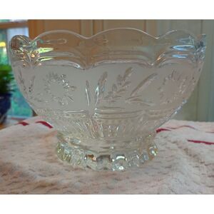 Zajecar Clear Crystal Etched Floral Scalloped Vintage Bowl Size 8"